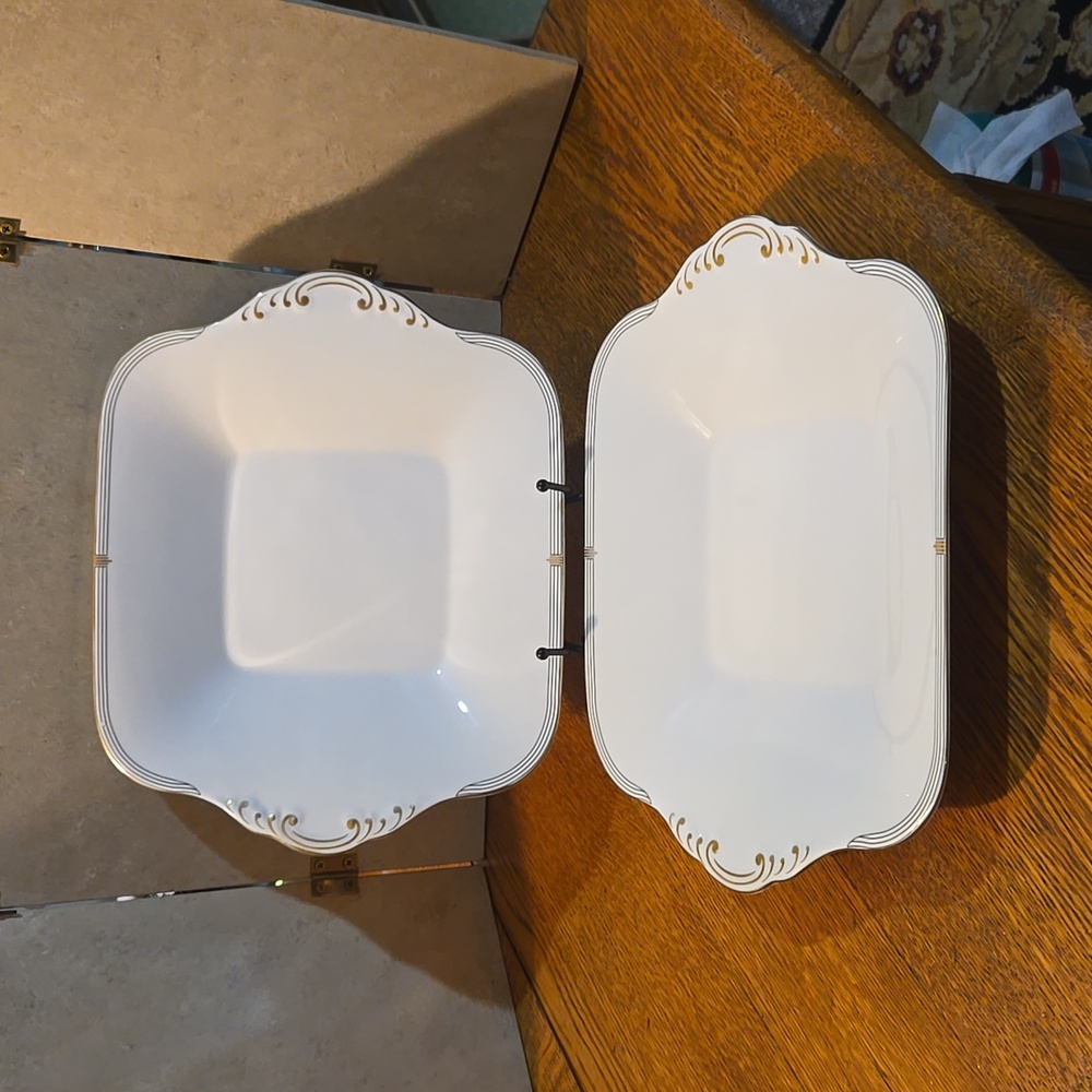 Spode Set of 2 Platinum Opera Discontinued Cake Plates Y8580-U